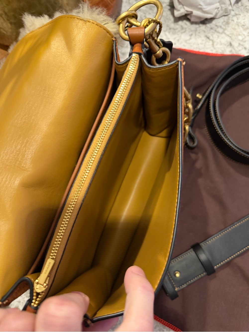 Coach Beat Bag Shoulder Bag (Style C5267) In 1941 Glove Tanned/Suede/Shearling - Picture 7 of 10
